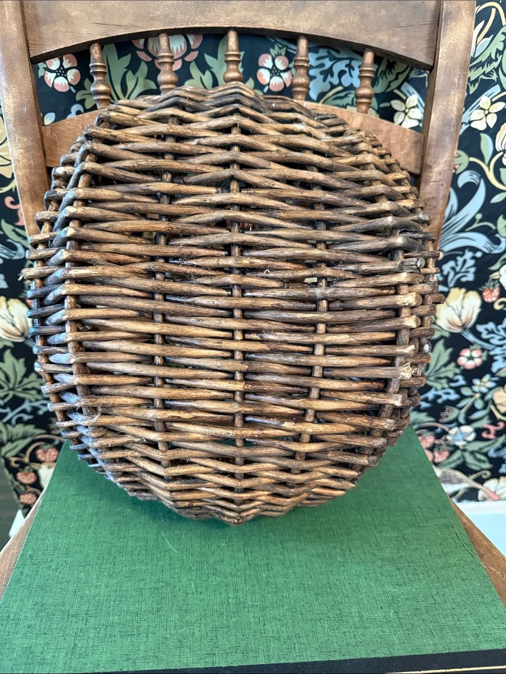 Vintage Curved Ribbed Style Wicker Willow Basket